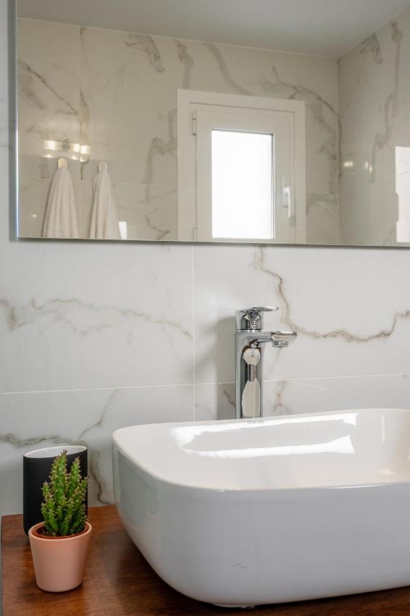 Stunning 2-Bedrooms Apartment In The Heart Of Athens Luaran gambar